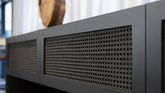 Palhinha Indiana como acabamento ou foco central em móveis personalizados.